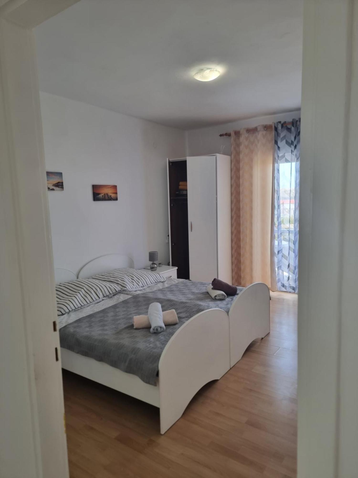 Apartmani Alen Dinjiška Chambre photo